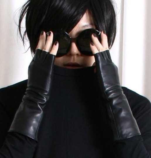 Genuine Sheepskin Leather Fashion Runway Gothic Punk Rock Lady fingerless Gloves