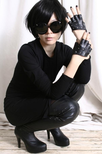 Genuine Leather Runway Punk Rocker Fingerless Sparkling Stud Biker Rider Gloves (17 to 18cm palm)