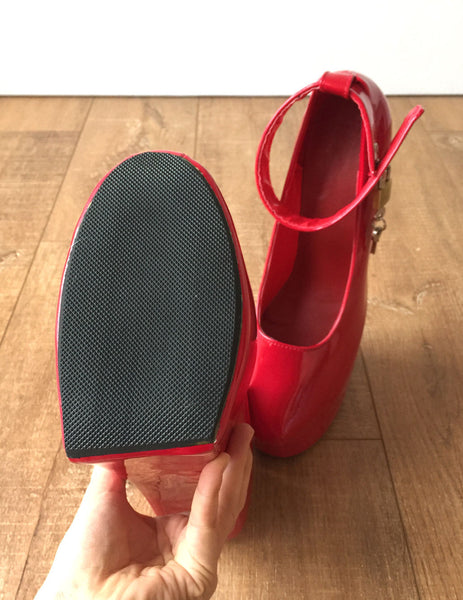 Zora Fetish Heelless Hoof Sole Platform Pump Lockable Padlock Strap Patent Red
