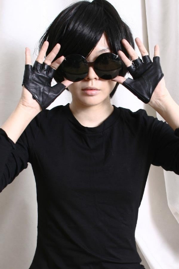 Genuine Leather Runway Punk Rocker Fingerless Sparkling Stud Biker Rider Gloves (17 to 18cm palm)