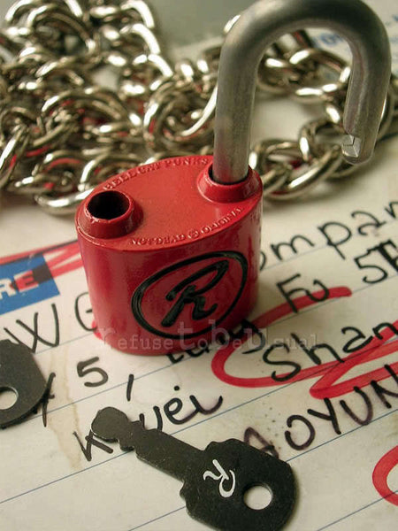 NANA Punk SEX PISTOLS R LOCK padlock necklace Chain RED