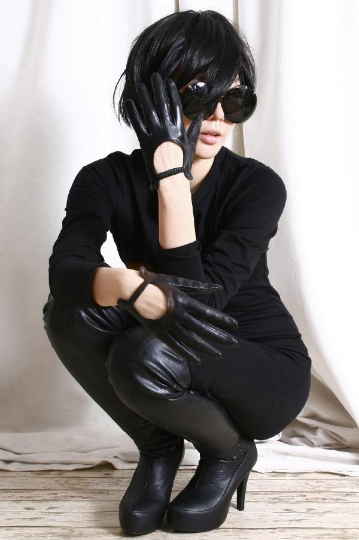 Genuine Leather Fashion Runway Punk Rock Keyhole Lady Slim Gloves Wrist Elastic