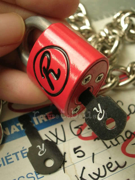 NANA Punk SEX PISTOLS R LOCK padlock necklace Chain RED