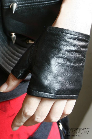 Genuine Leather Extra Soft Lambskin Punk Boxing Fighting Biker Riding Fingerless Glove