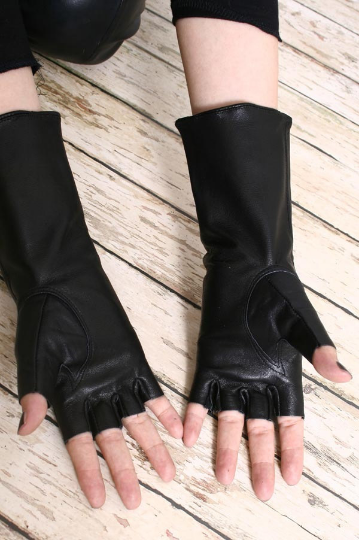 Genuine Sheepskin Leather Fashion Runway Gothic Punk Rock Lady fingerless Gloves