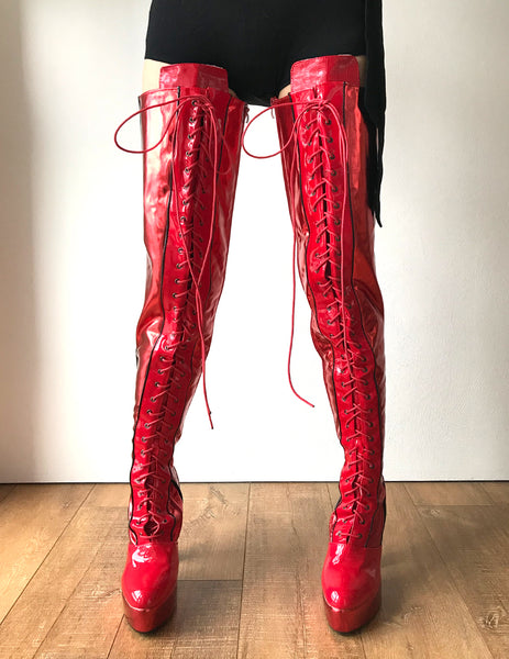 RTBU KINKY 15cm Spool Platform Goth Crotch Lace Zip Red Metallic
