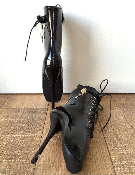 RTBU TRAP 18cm Fetish Lockable Ballet Boots Padlock Restrain Slave Patent Black