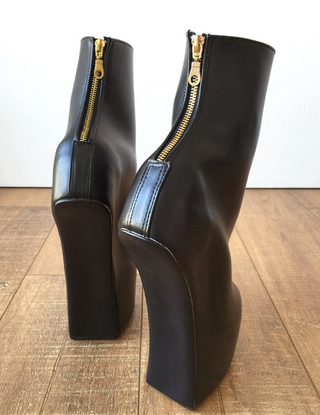 ZEUS Fetish Stallion Horse Pony Hoof Sole Ankle Golden Pinup Golden Zip BDSM