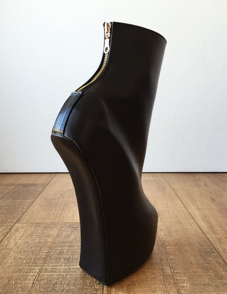 ZEUS Fetish Stallion Horse Pony Hoof Sole Ankle Golden Pinup Golden Zip BDSM