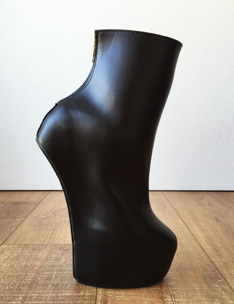 ZEUS Fetish Stallion Horse Pony Hoof Sole Ankle Golden Pinup Golden Zip BDSM