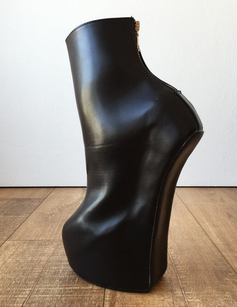 ZEUS Fetish Stallion Horse Pony Hoof Sole Ankle Golden Pinup Golden Zip BDSM