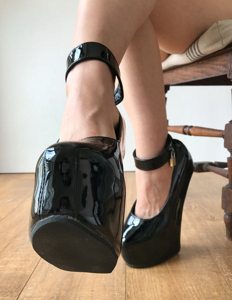 Zora Fetish Heelless Hoof Sole Platform Pump Lockable Padlock Strap Patent Black